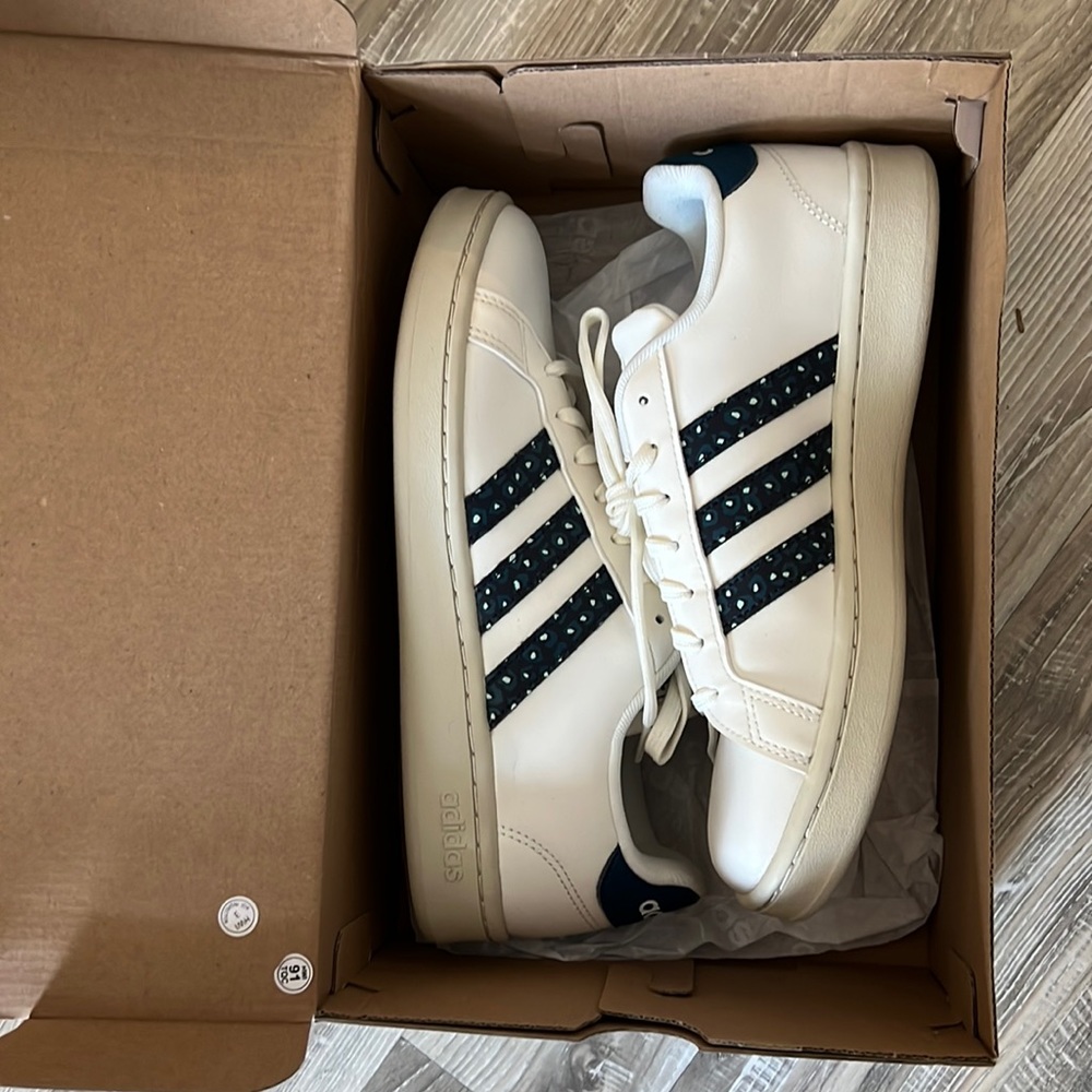 Adidas grand court sneakers